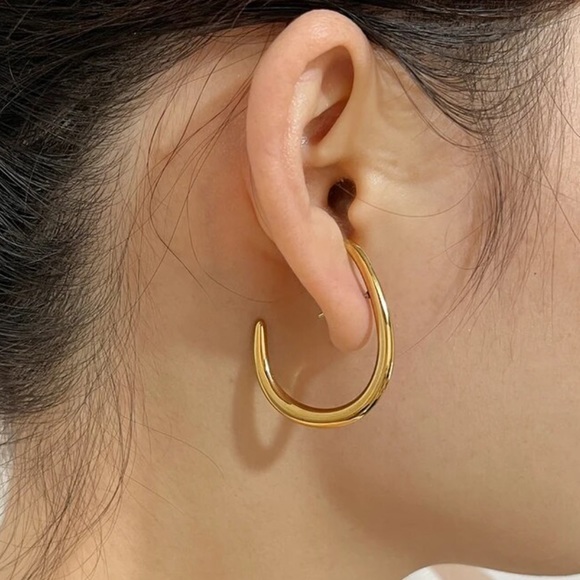 Geometrical Stud earrings - Picture 1 of 5